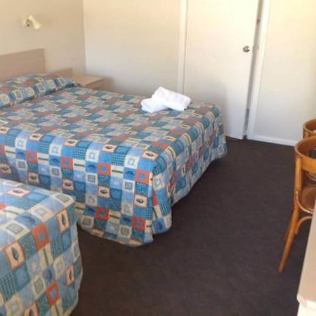 Gundagai Gabriel Motor Inn Szoba fotó