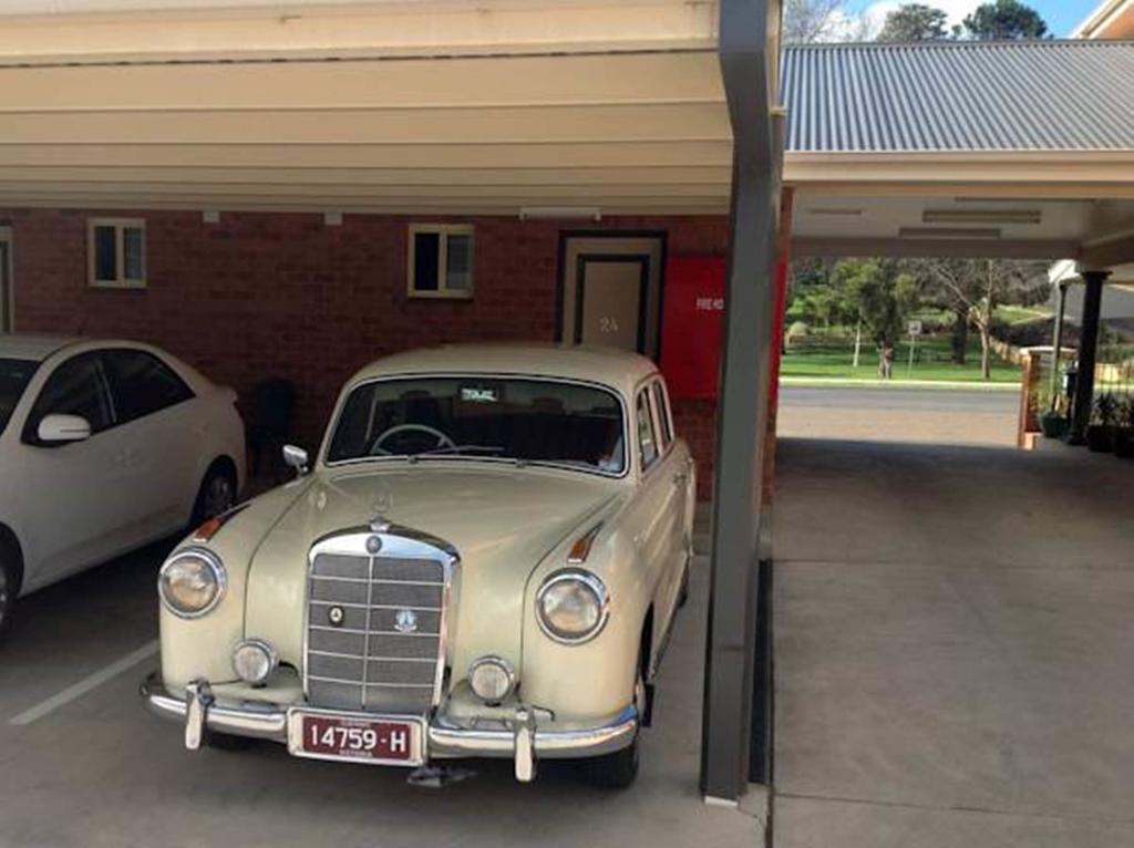 Gundagai Gabriel Motor Inn Szoba fotó